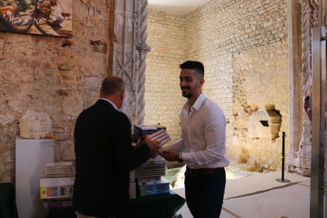 projeto escola com livros 066